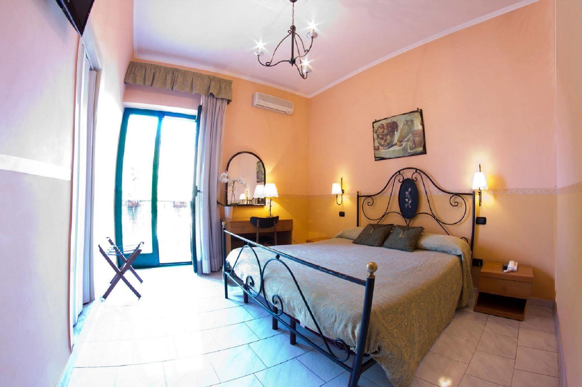 Hotel Degli Amici Pompei Dış mekan fotoğraf