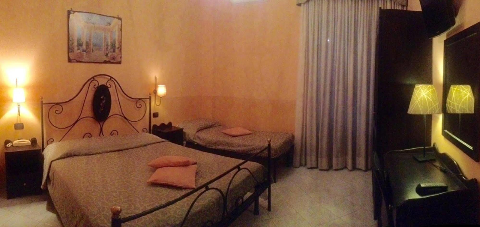 Hotel Degli Amici Pompei Dış mekan fotoğraf